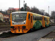 Na trati 238 futuristicky psobc 814.001-4 se v Chrudimi pedstavila 23.11.2005
