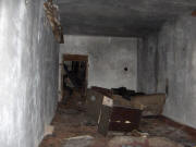 Úkrytová místnost, v zadní stěně ústí komínek sání filtroventilace