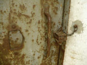 Detail střílny dveří  R-444a