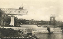 Most Roth-Waagnerovy soustavy, ve svahu u nemocnice, vpravo známá plovárna, rok 1938